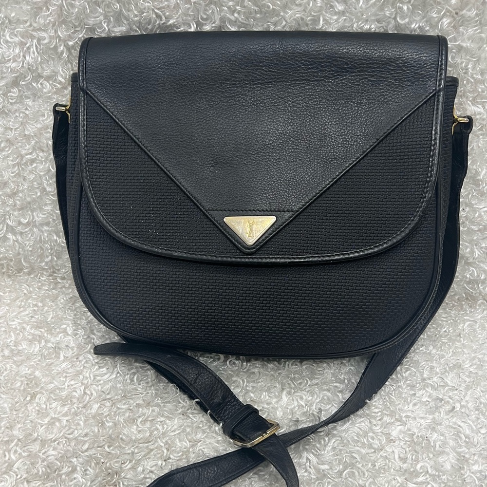 Authentic YVES SAINT LAURENT Shoulder Cross Body Bag Leather